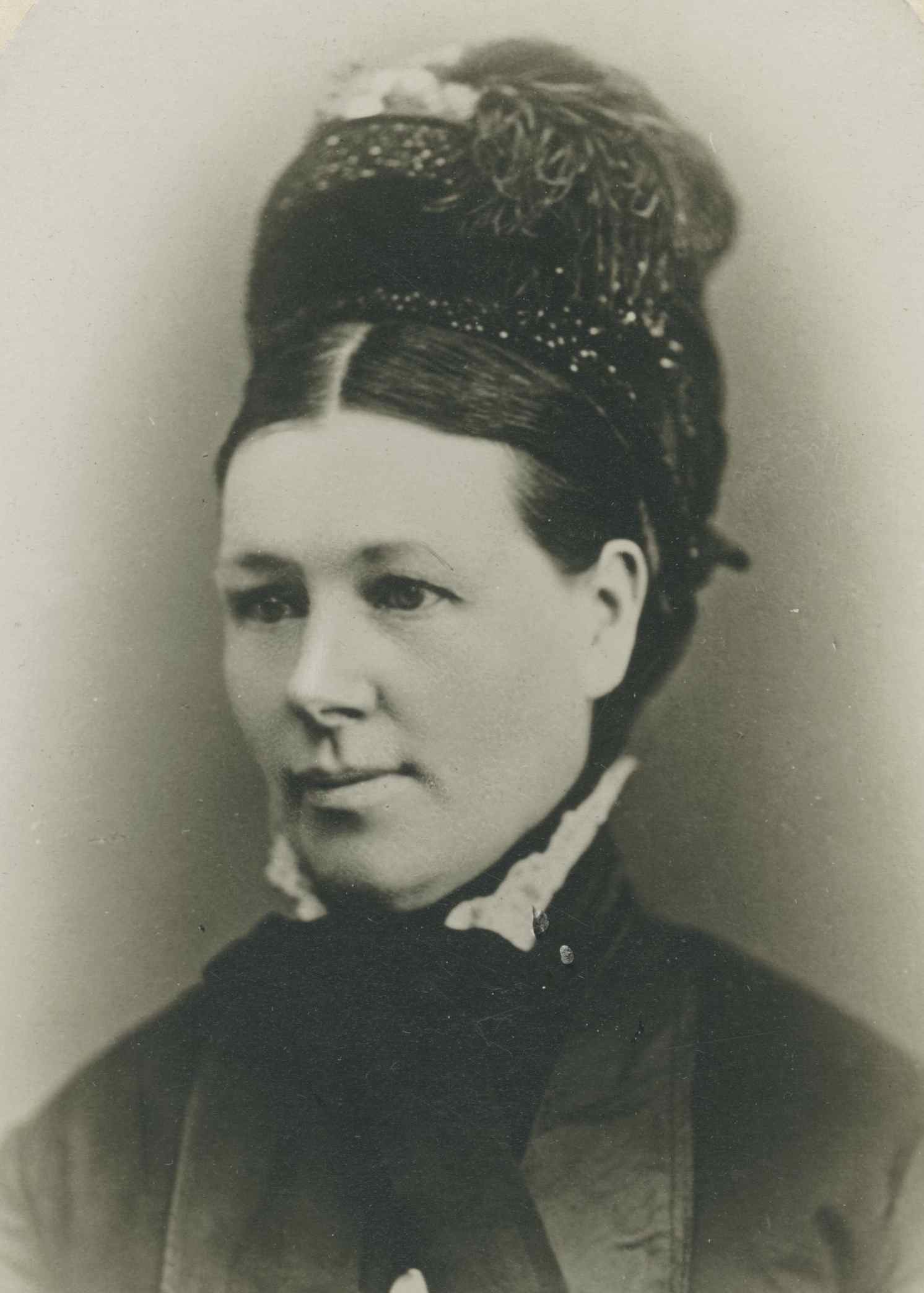 Isabella Calder (1833 - 1907) Profile
